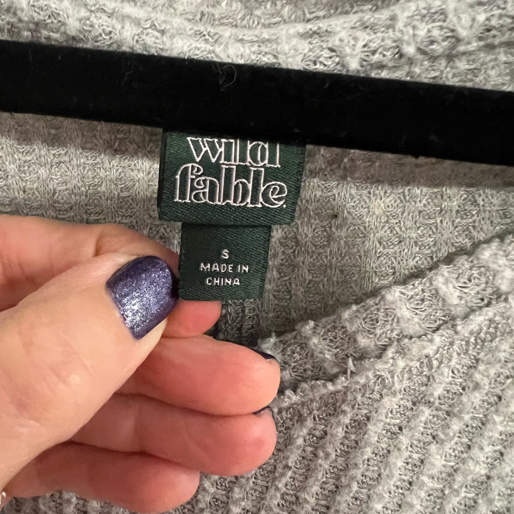 Wild Fable top Size S - Picture 2 of 2